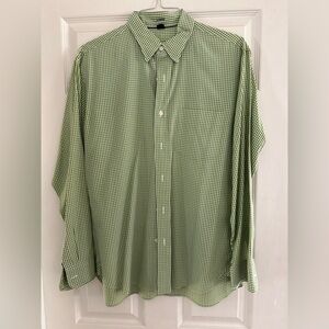 J Crew men’s gingham green dress shirt. Excellent condition.